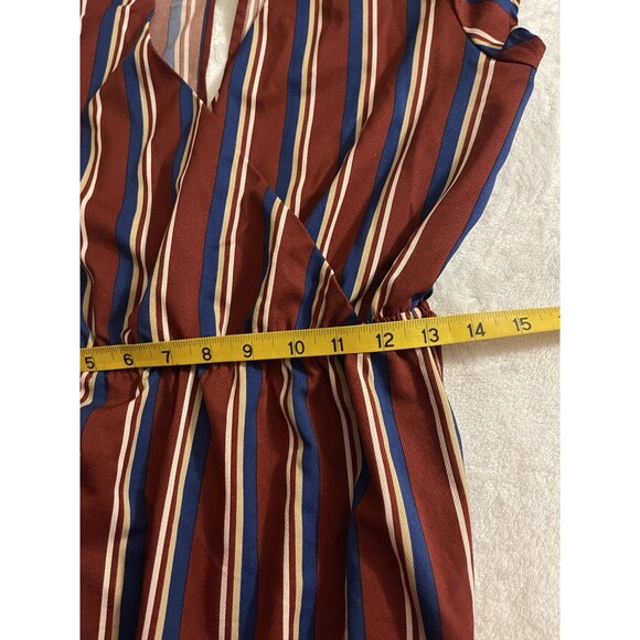 Charlotte Russe Women’s Burgundy Striped Jumpsuit Romper Size Medium Open Back - Picture 12 of 13